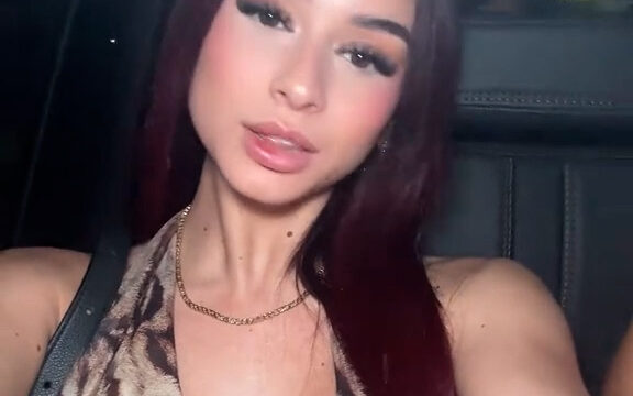 Andiegen Sexy in Car so hot – Onlyfans video Viral